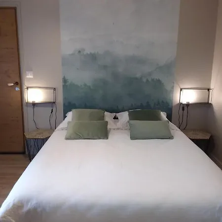 Les Dames-jeannes 3* Chavot-Courcourt