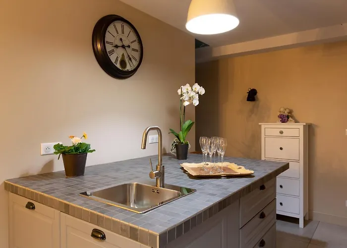 Les Dames-jeannes Bed & Breakfast Chavot-Courcourt