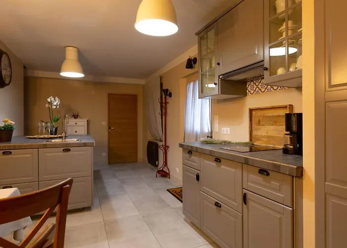 Les Dames-jeannes Bed & Breakfast 3*